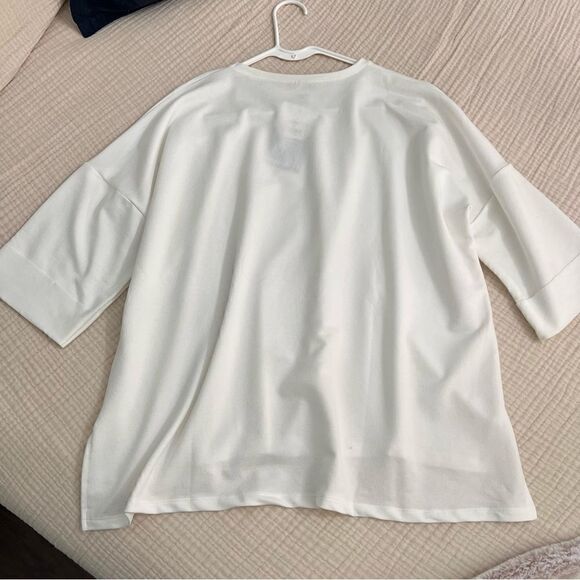 White Crewneck 3/4 Sleeve Sweatshirt with split hemline size XL- NWT - Picture 6 of 8